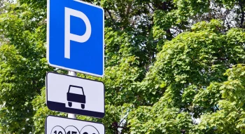 В Краснодаре нарушения правил парковки начали фиксировать с помощью мобильного комплекса «Тайфун»