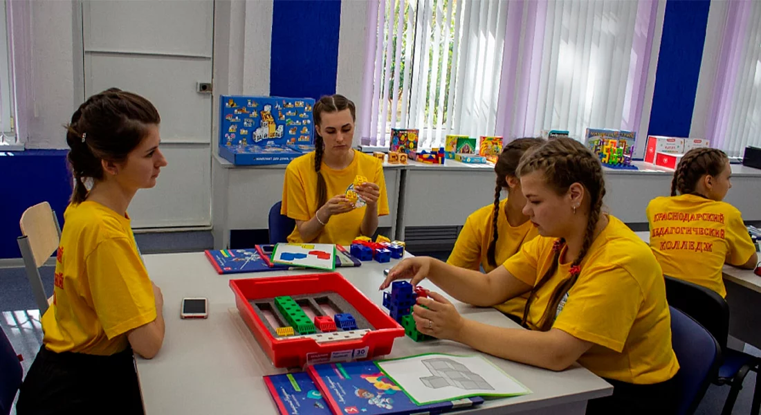 В День работников дошкольного образования в Краснодаре открыли мастерские для будущих педагогов